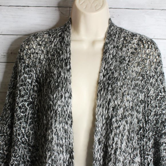 Apt. 9 Women's Sweater Knit Shawl Coat Wrap One Size Gray Black White - Picture 4 of 7